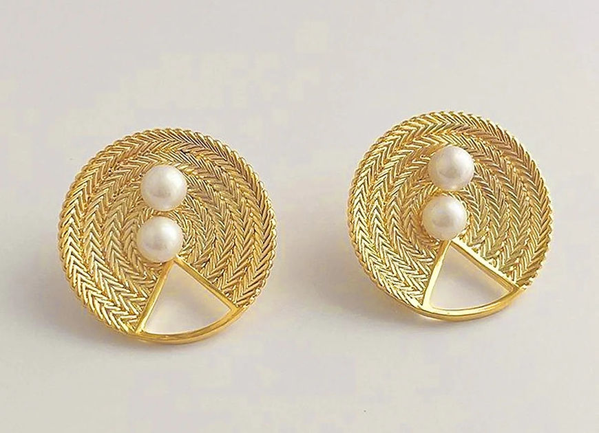Charvi Pearl Big Studs
