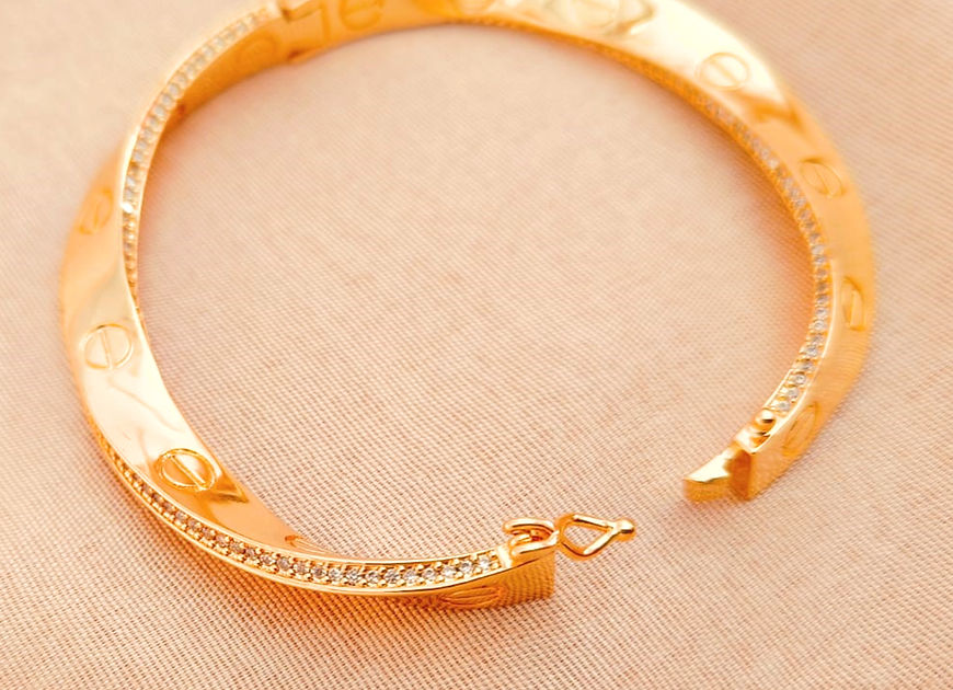 Revathi Screw Wave CZ Adjustable Bracelet!!