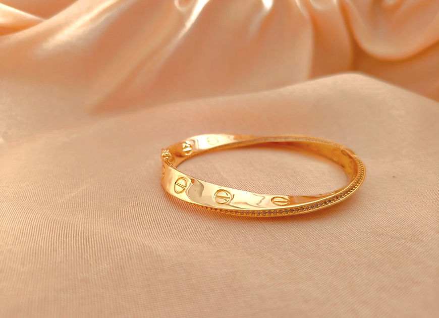 Revathi Screw Wave CZ Adjustable Bracelet!!