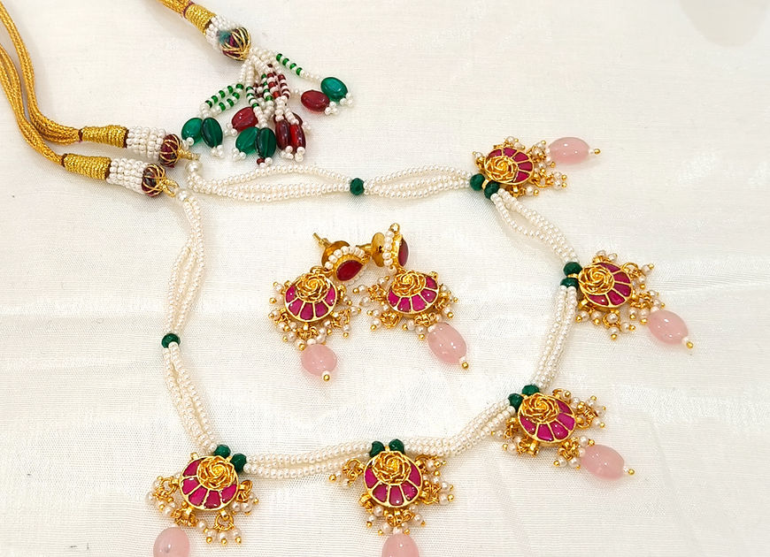 Vibhava Pacchi kundan Pearl Necklace with Earrings!!!