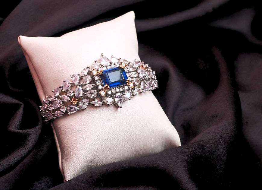 Manustuti Zirconium diamond Sapphire Bracelet