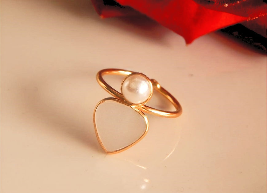 Ace Pearl Finger Ring