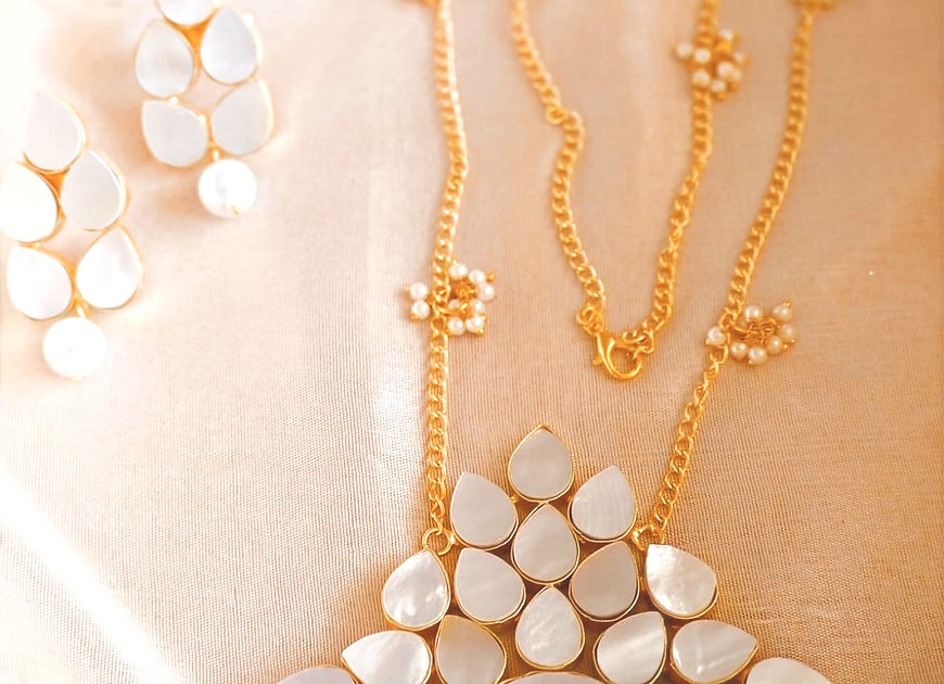 Kalapi Golden MOP Necklace earrings Set!