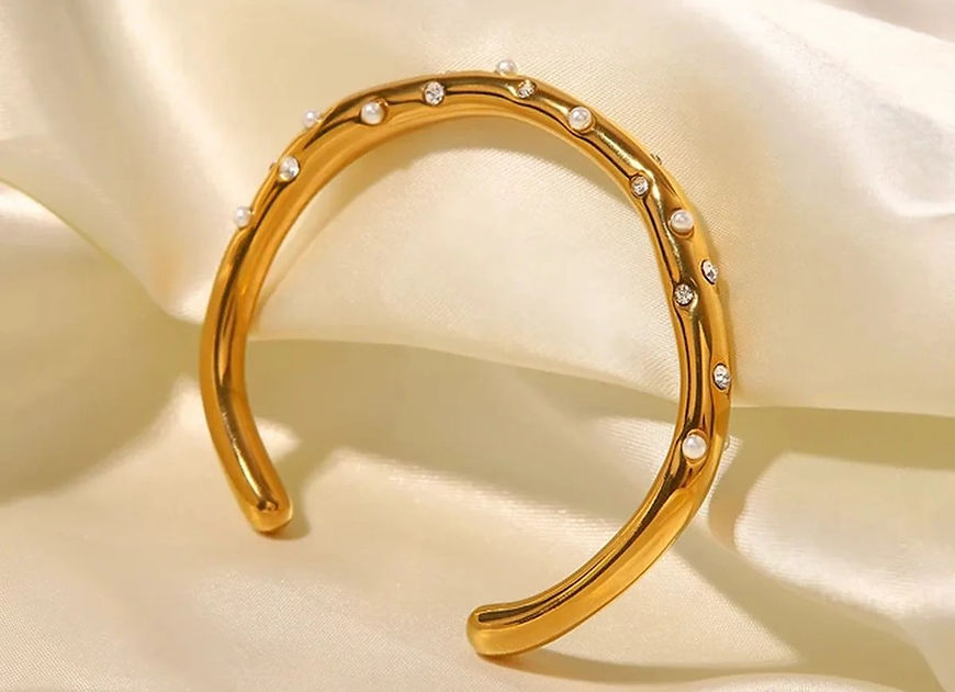 Ishira Dented Pearl Cubic Zirconia Bracelet