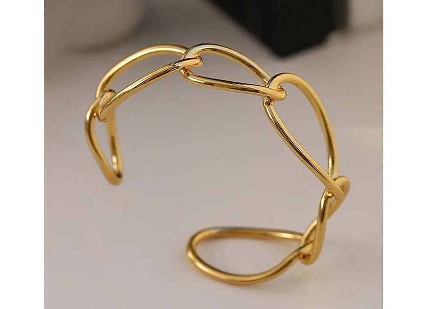 Arghya Big Links Cuff Bracelate