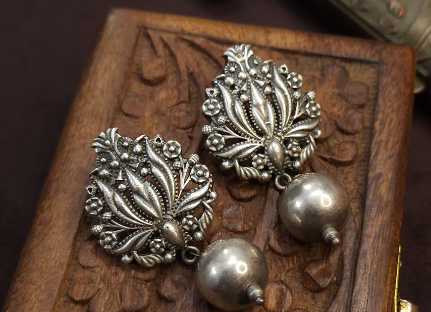 Jhumki Studs