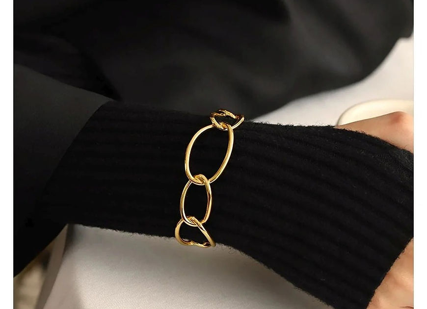 Arghya Big Links Cuff Bracelate
