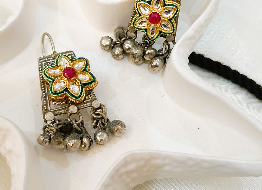 Saesha Pachhi kundan enamel Dual tone Choker Necklace