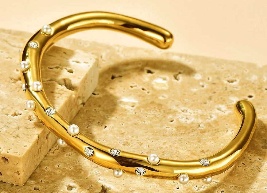 Ishira Dented Pearl Cubic Zirconia Bracelet