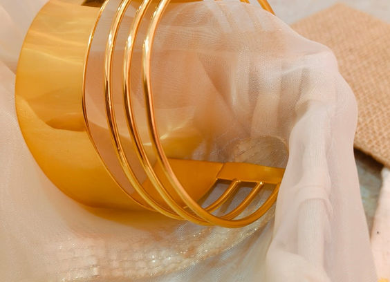 Karpos Bijou Golden Statement Bracelet