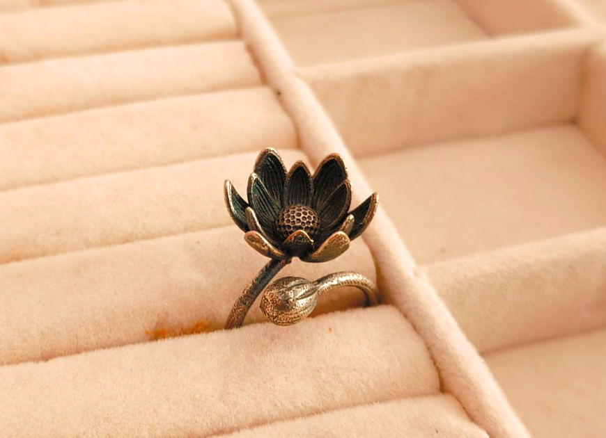 Jasmin Oxidised Adjustable Finger Ring!!