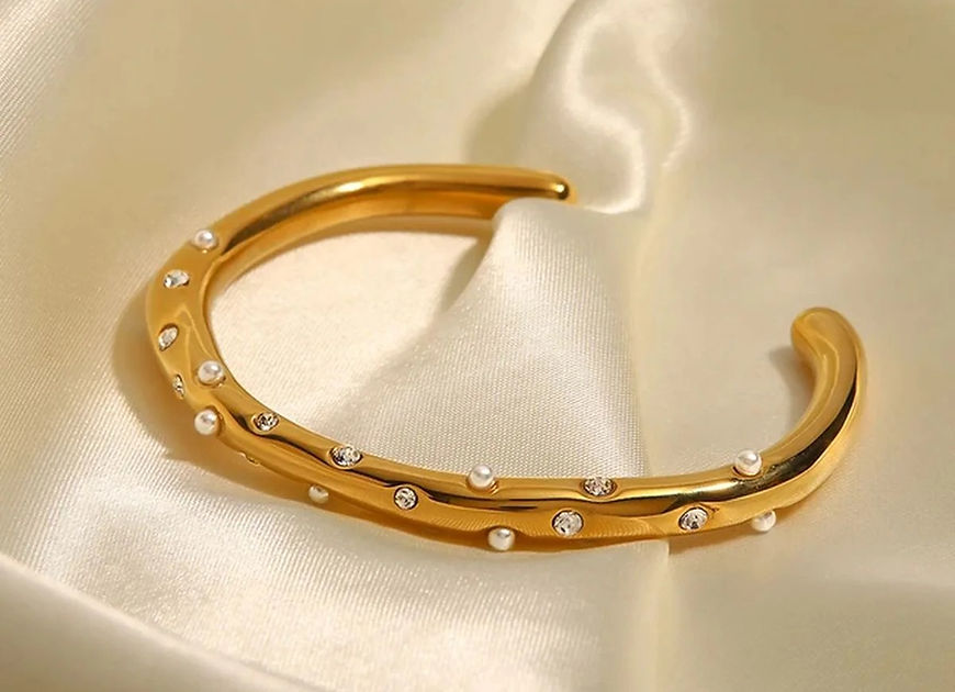 Ishira Dented Pearl Cubic Zirconia Bracelet