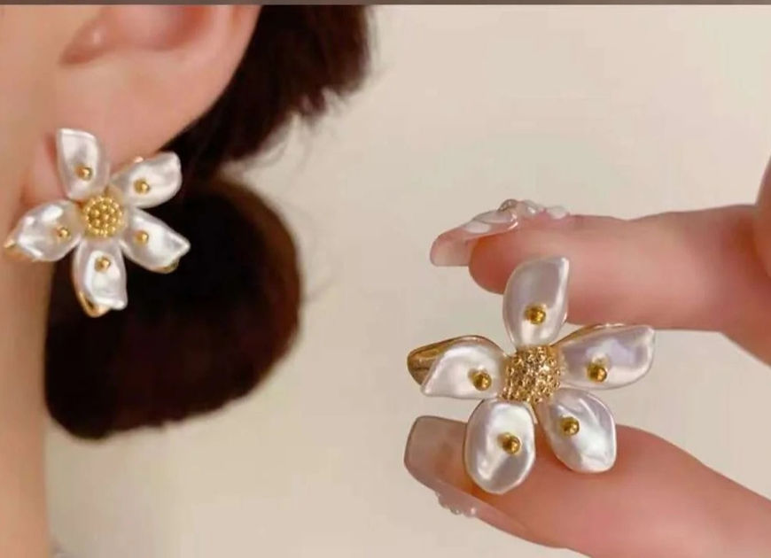 Jasmin Mother of Pearl Stud Earrings!!