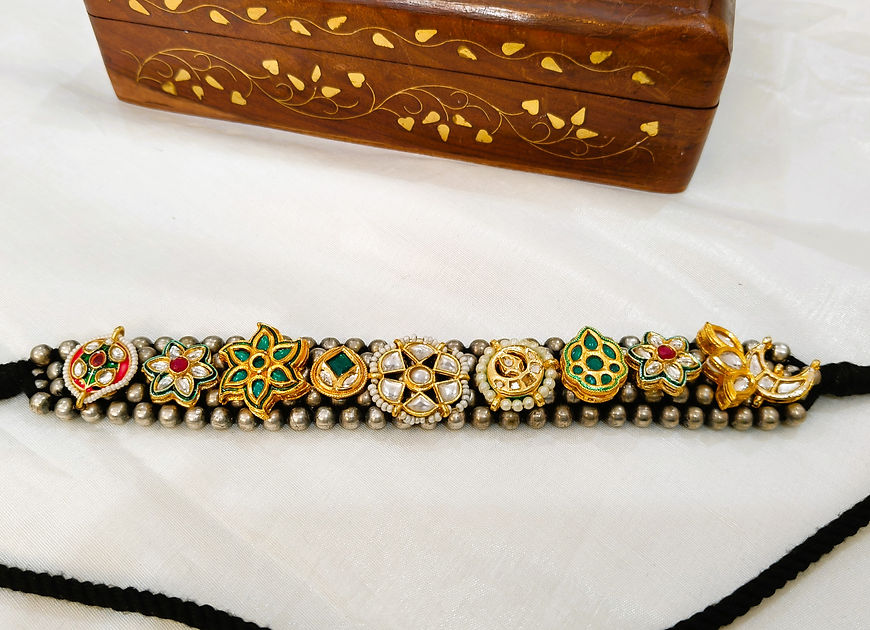 Saesha Pachhi kundan enamel Dual tone Choker Necklace
