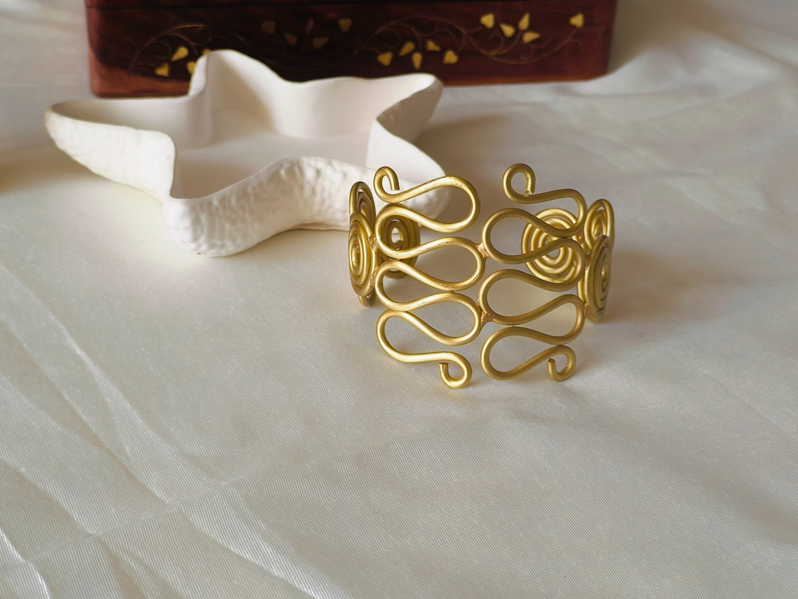 Aakriti Spiral Handcuff