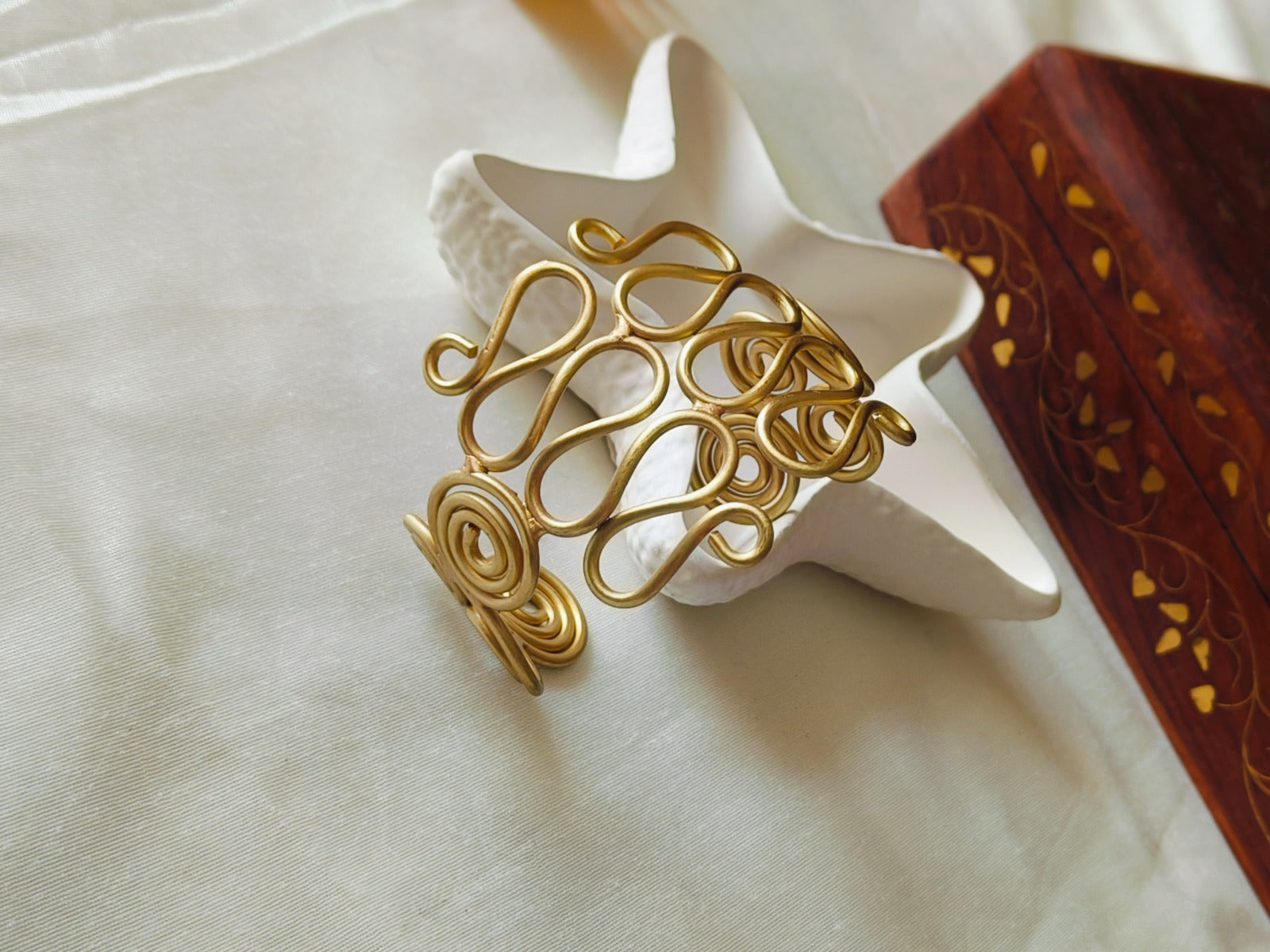 Aakriti Spiral Handcuff