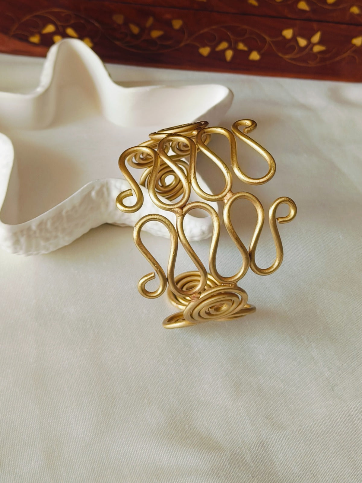 Aakriti Spiral Handcuff